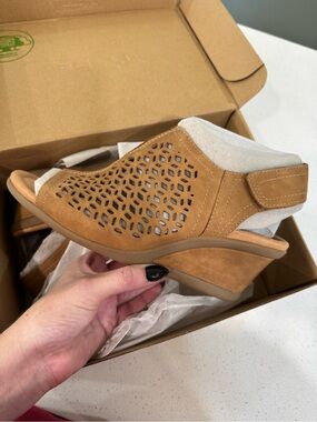 Earth Tan Laser-Cut Peep-Toe Wedge Sandal